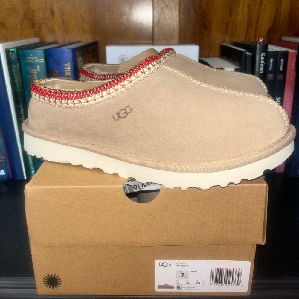 Tasman Slippers - Picture 2 of 4